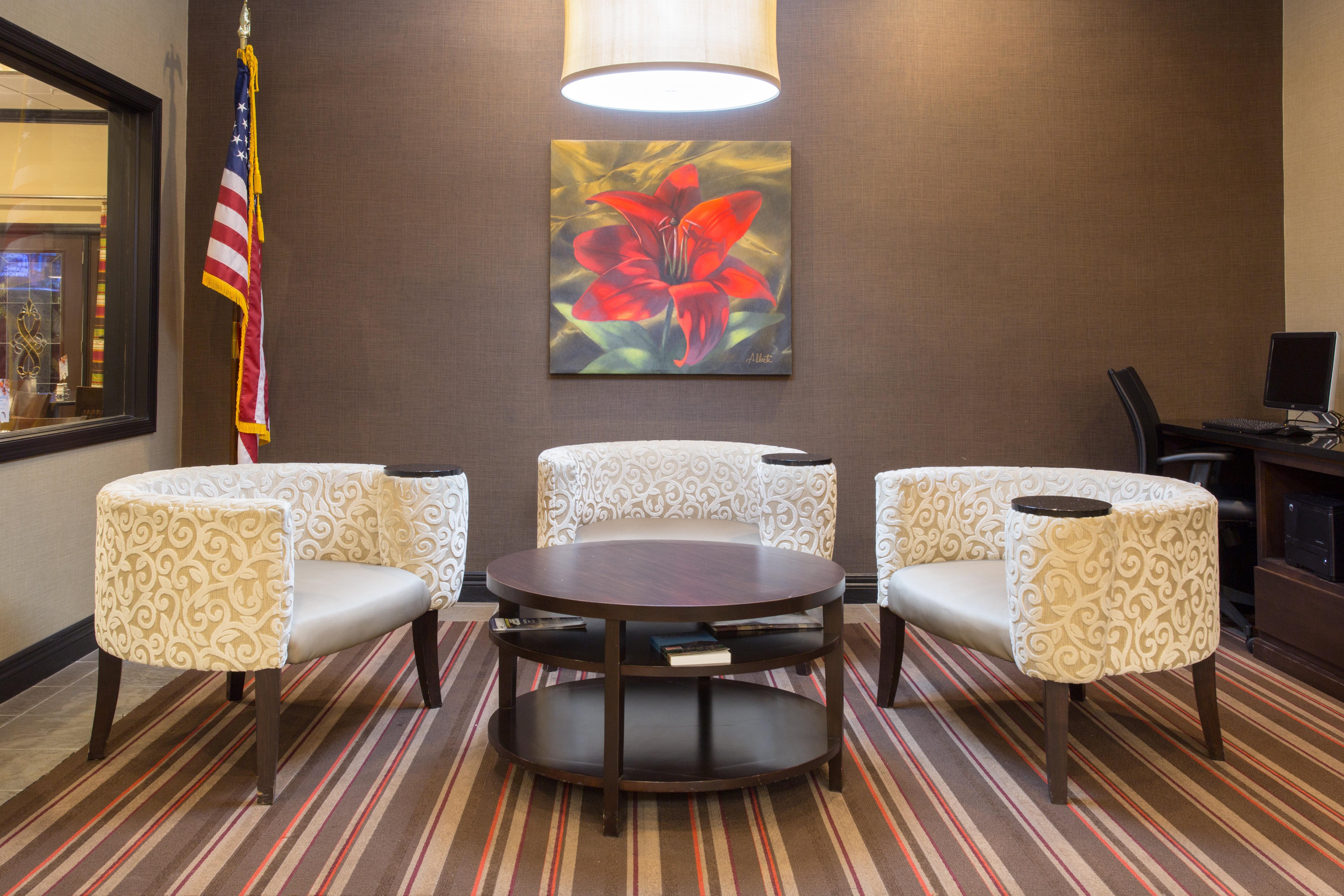 Holiday Inn Express Hotel & Suites Lexington By Ihg Buitenkant foto