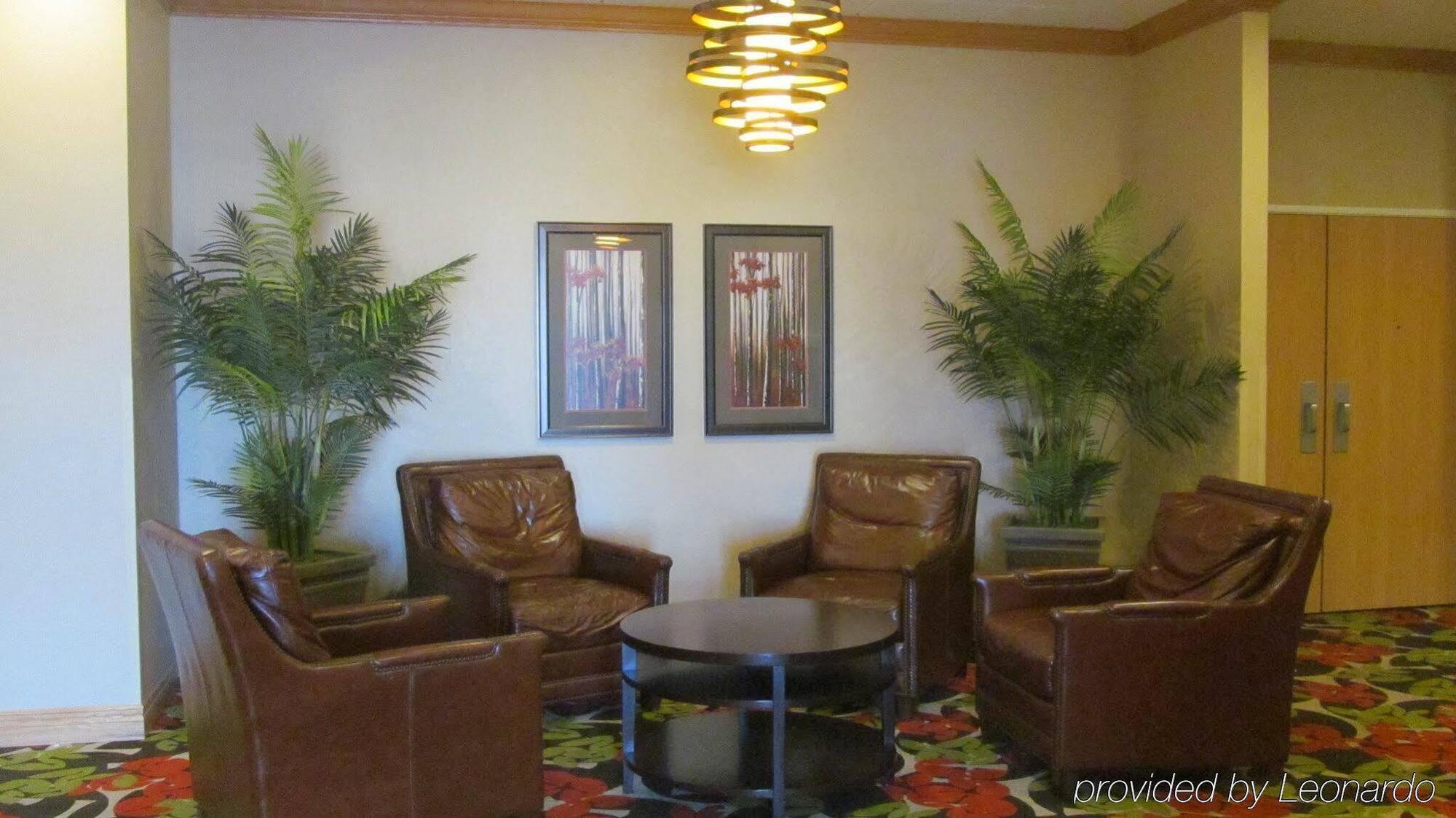 Holiday Inn Express Hotel & Suites Lexington By Ihg Buitenkant foto